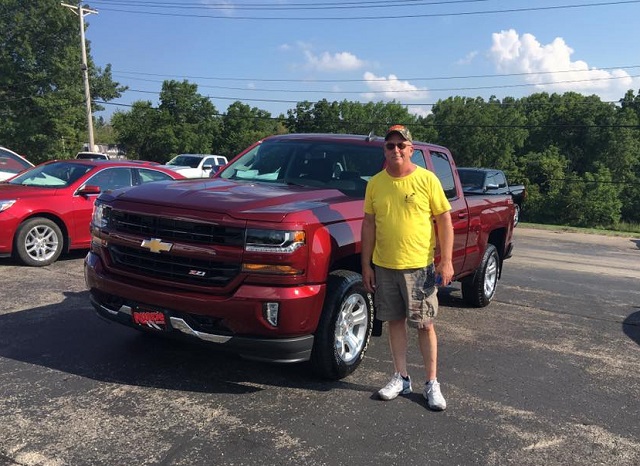  East Dubuque Chevy Silverado Dealership